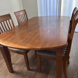 Used Dining Table With 4 Chairs 