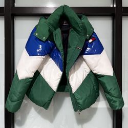 Straight Fire Tommy Hilfiger Cropped Puffer Jacket in Medium for Men