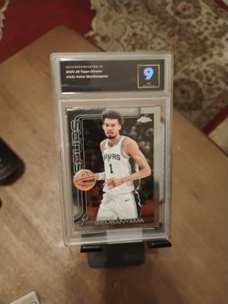 Victor Wembanyama 2025-26 Topps Chrome #221 Graded 9