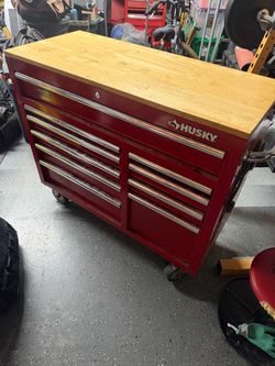 Husky tool rollaway toolbox tool chest
