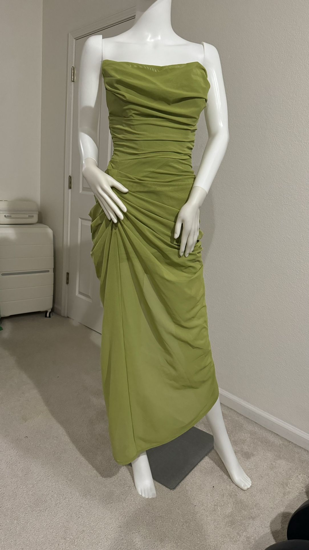 Brandnew Beautiful Dress Size Small Stretchable