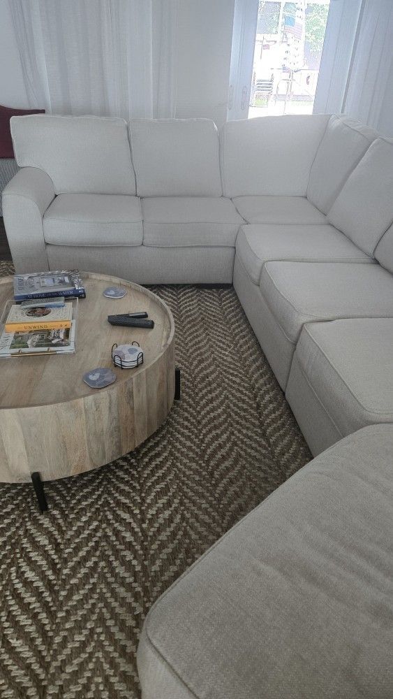 Sectional Sofa -City Furniture