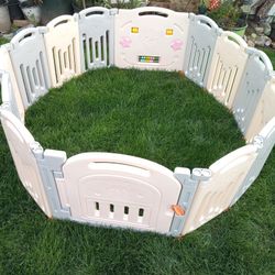 Baby Play yard 