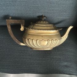 Antique silver 🫖  teapot