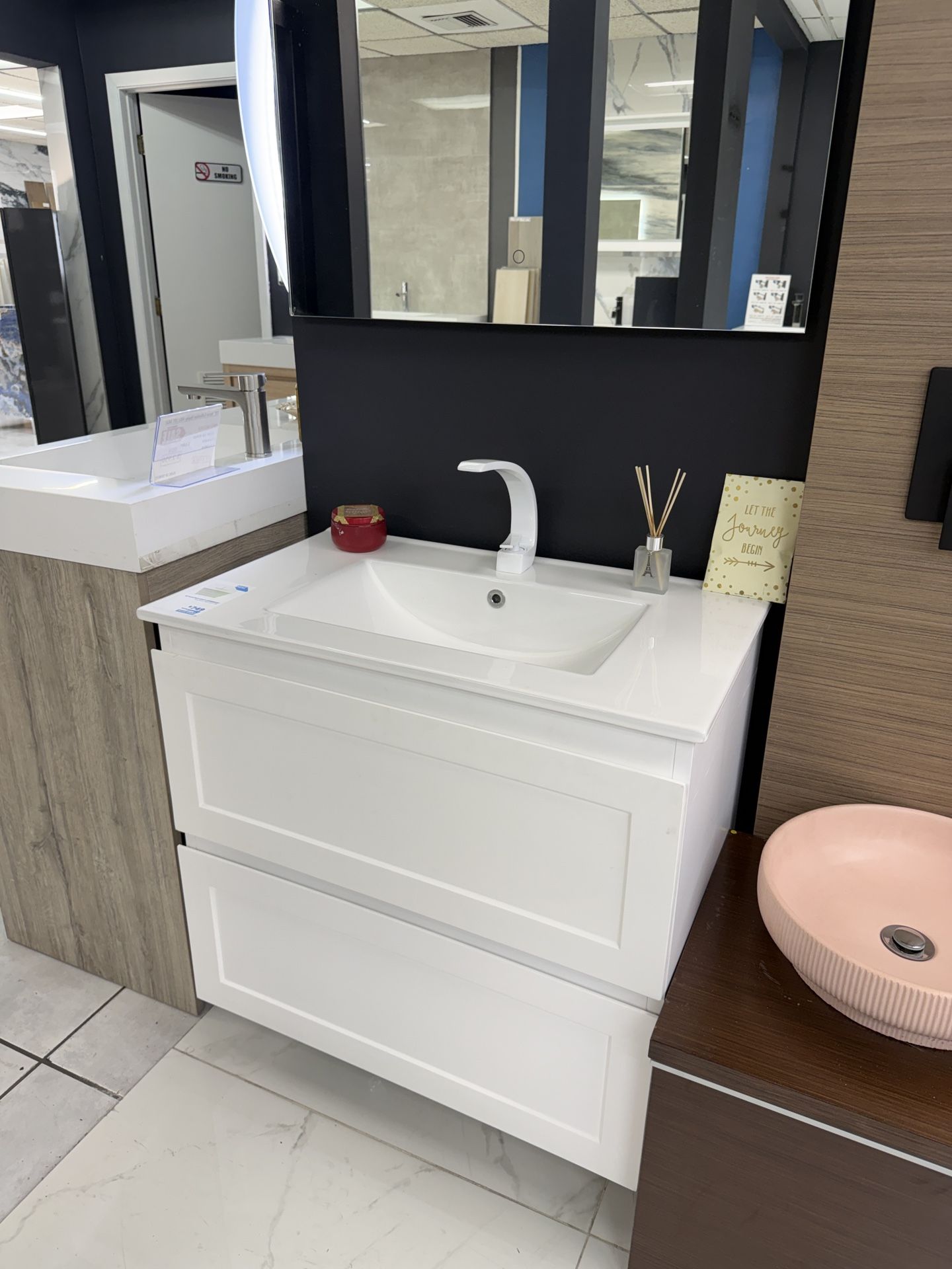 Amazing Price!!π€©30β White PVC Floating Vanity With Ceramic Top