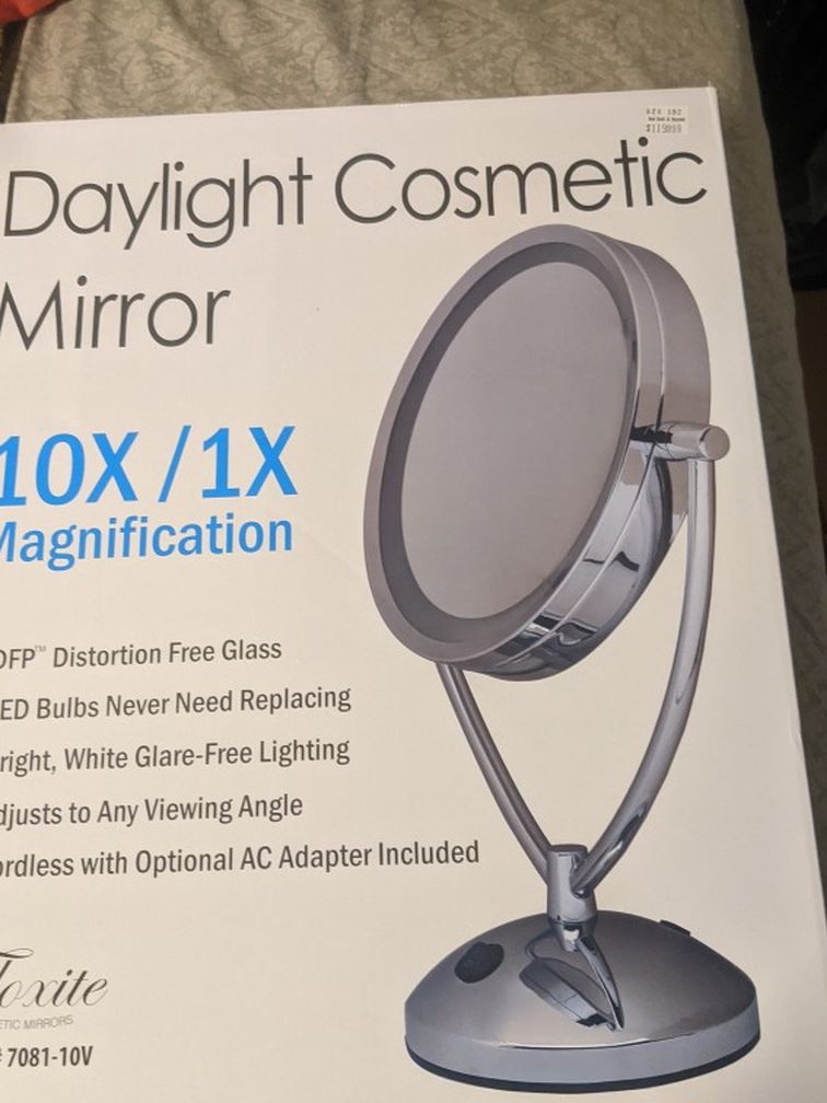 Floxite Daylight Cosmetic Mirror / In Box Never Opened