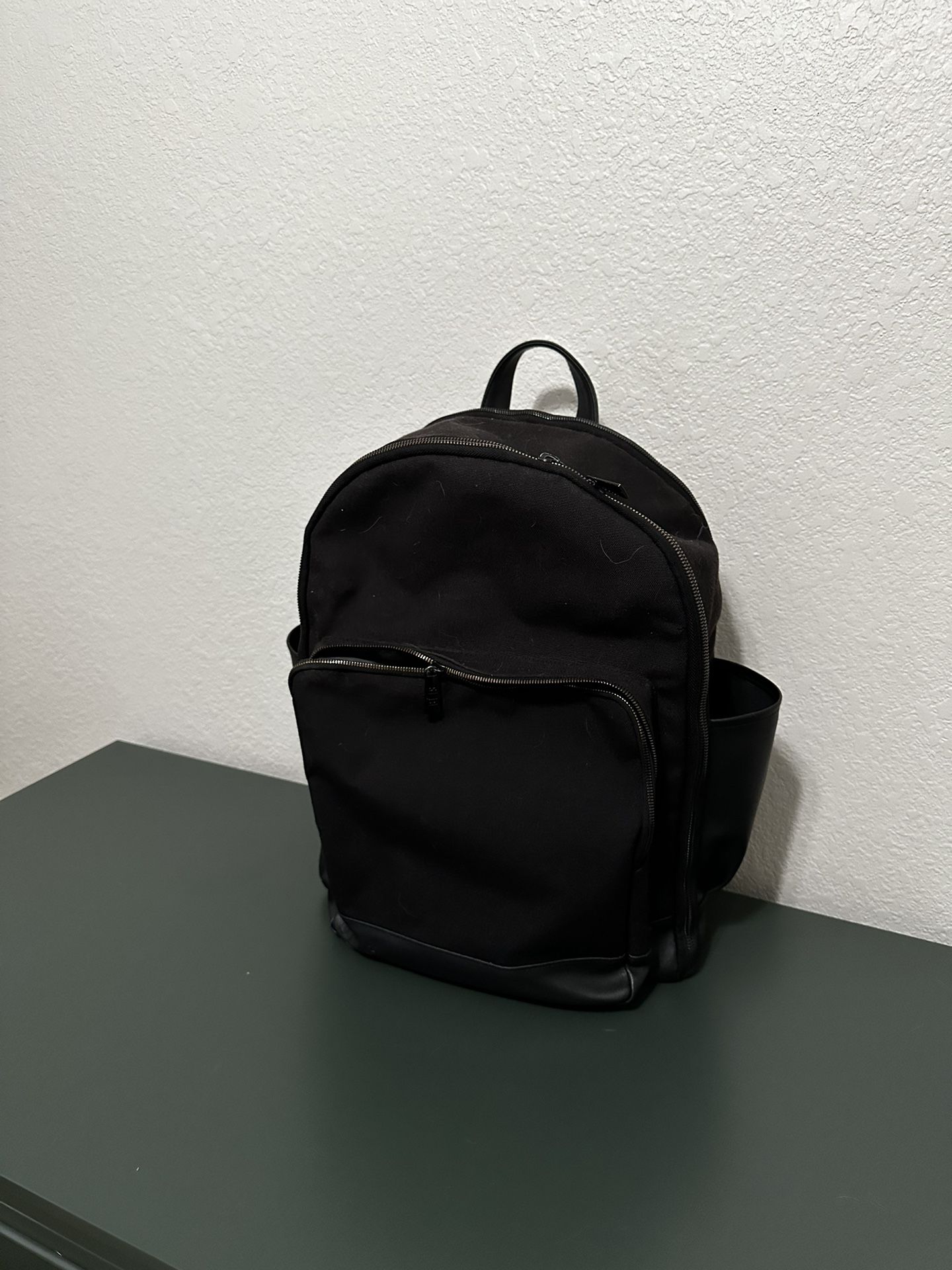 Black Beis Backpack 22L