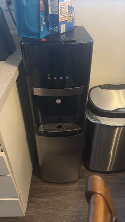 Water cooler bottom load