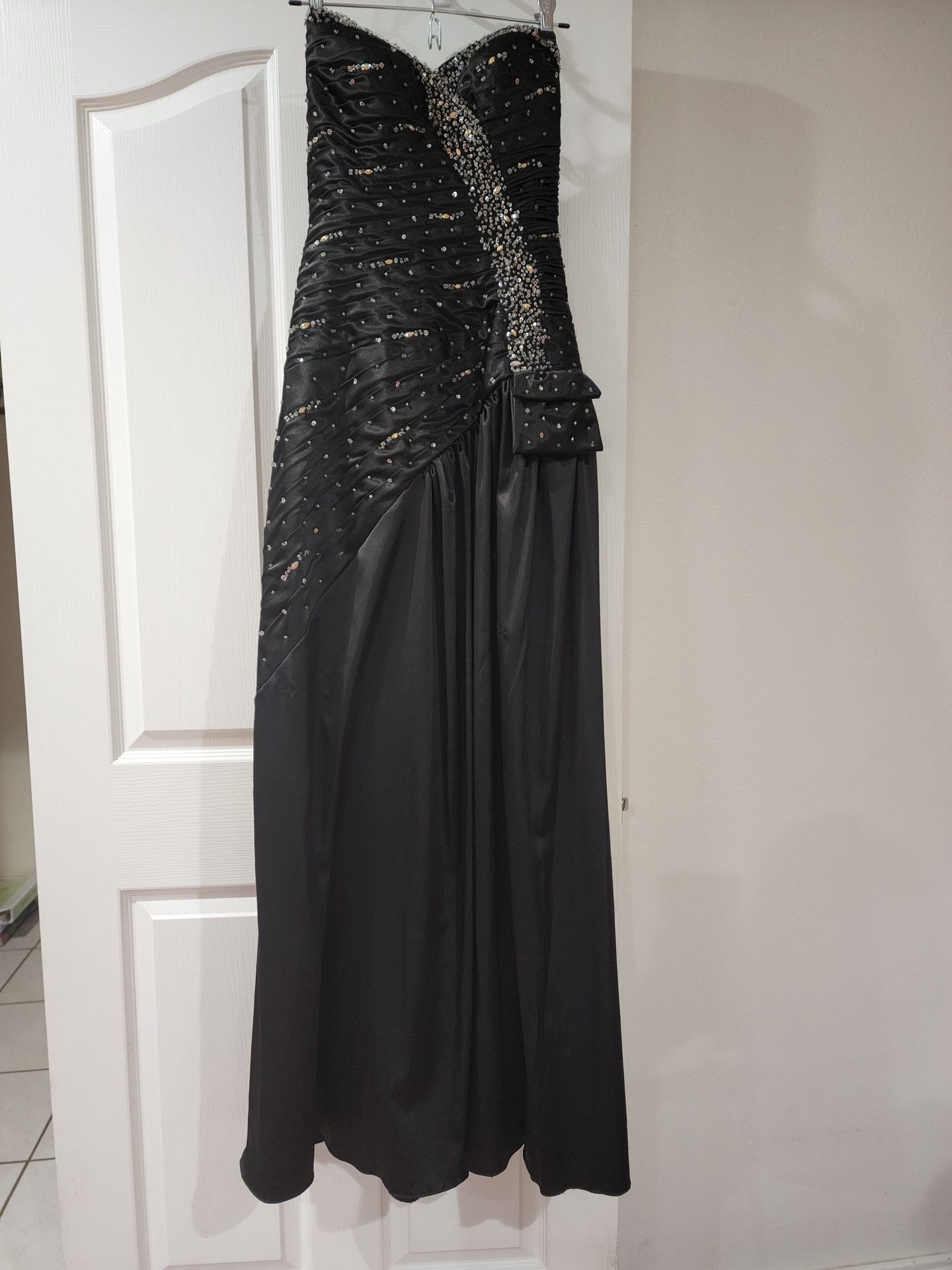 Black Formal Prom Dress size 6