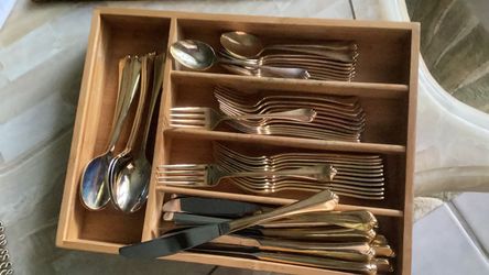 Flatware (65 pc)
