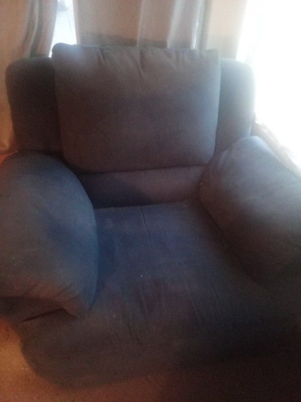 It's Used It It Lays Back It's Comfortable It
