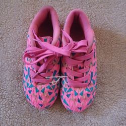 SOCCER CLEATS (Kids)