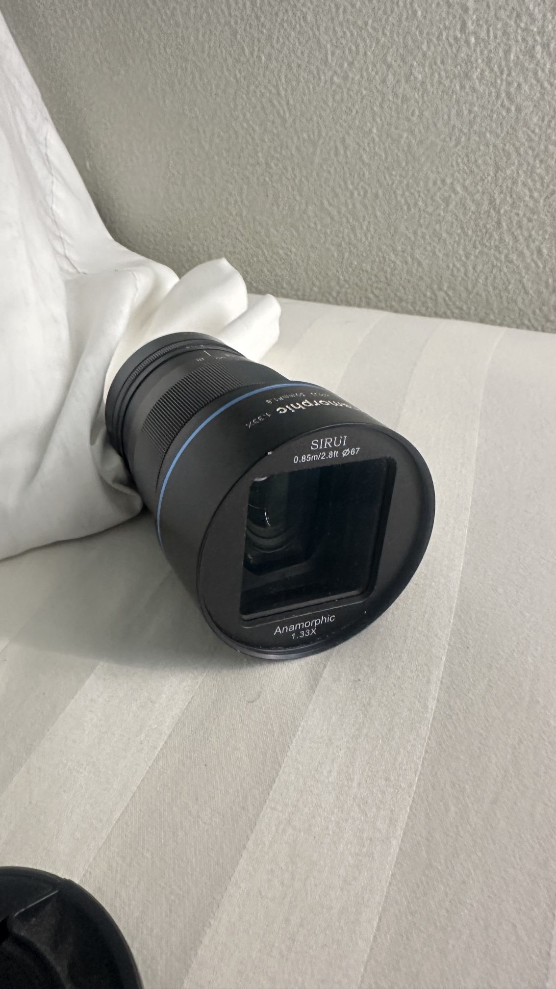 Sirui 50mm f/1.8 Anamorphic 1.33x Lens (MFT Mount)