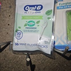 30 Mint Floss Picks For $1