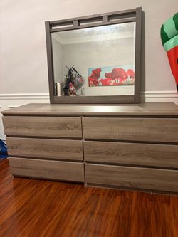 6-Drawer Dresser with Mirror with mirror
