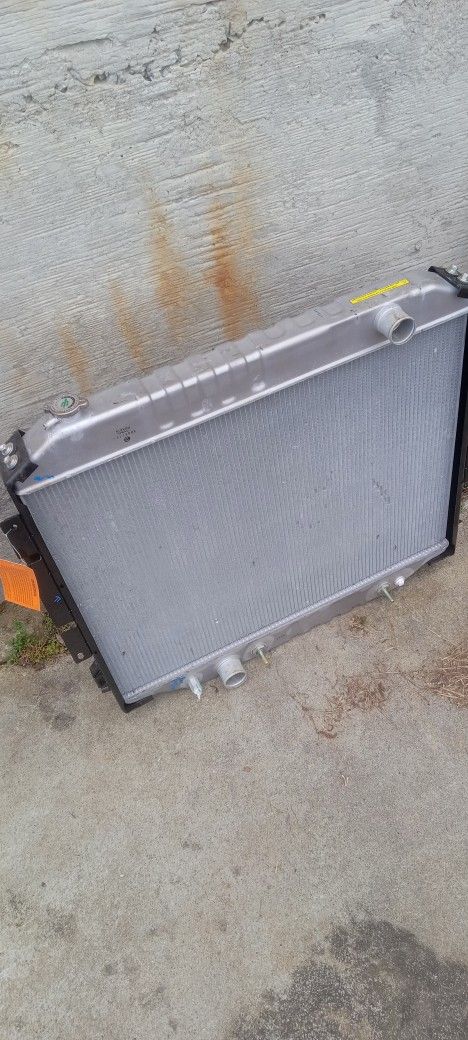 91 F250 7.3 Diesel Radiator New