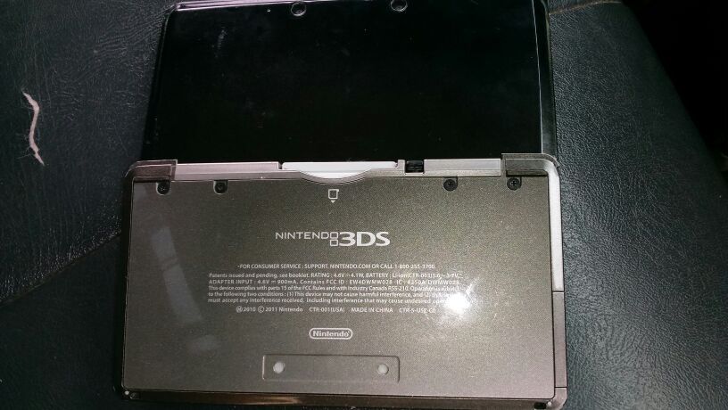 Nintendo 3ds with 2 games Video games & Consoles
