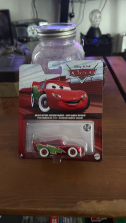NEW 2022 Disney Pixar Cars Holiday Hotshot Lightning McQueen VHTF