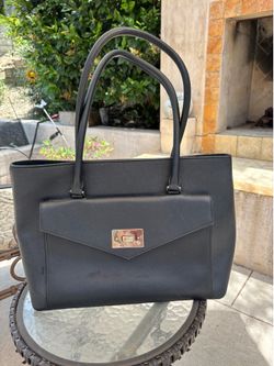 Black Kate Spade purse,