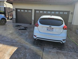 Ford Focus White Sedan