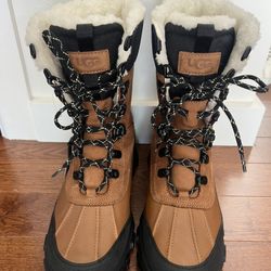 Ugg Women’s Goretex Snow Winter Boots Size 9