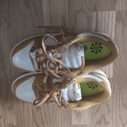 Nike Shoes 9.5