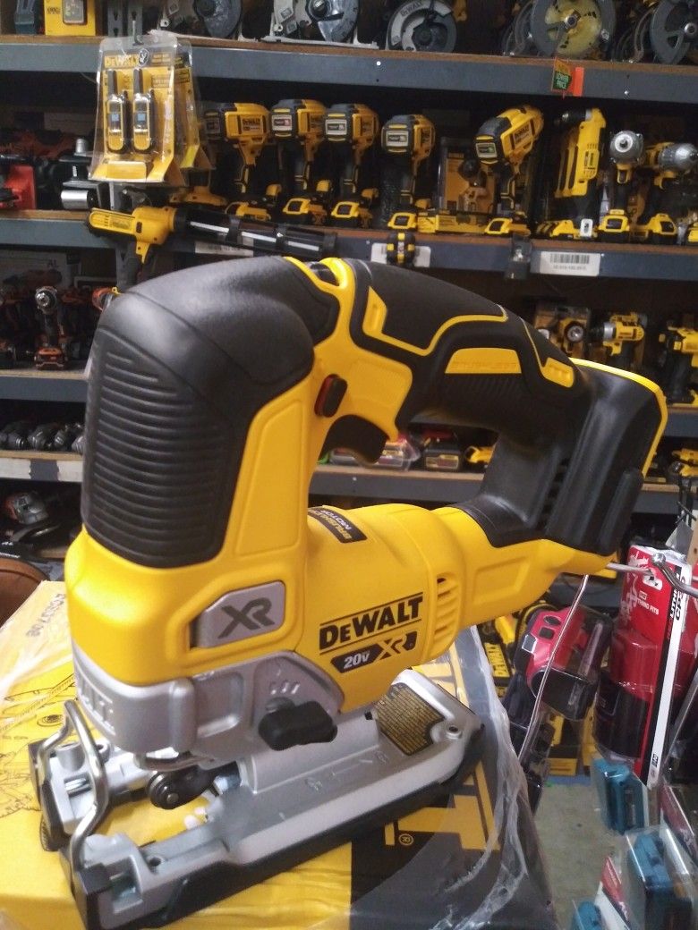 DEWALT 20V XR BRUSHLESS JIG SAW 