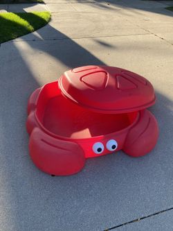 Step2 Crabbie Outdoor Sandbox