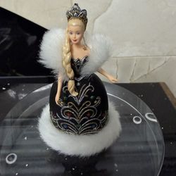 Hallmark Keepsake 2006 Celebration Barbie Christmas Ornament 