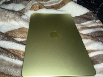 Apple MacBook Laptop Nao Green