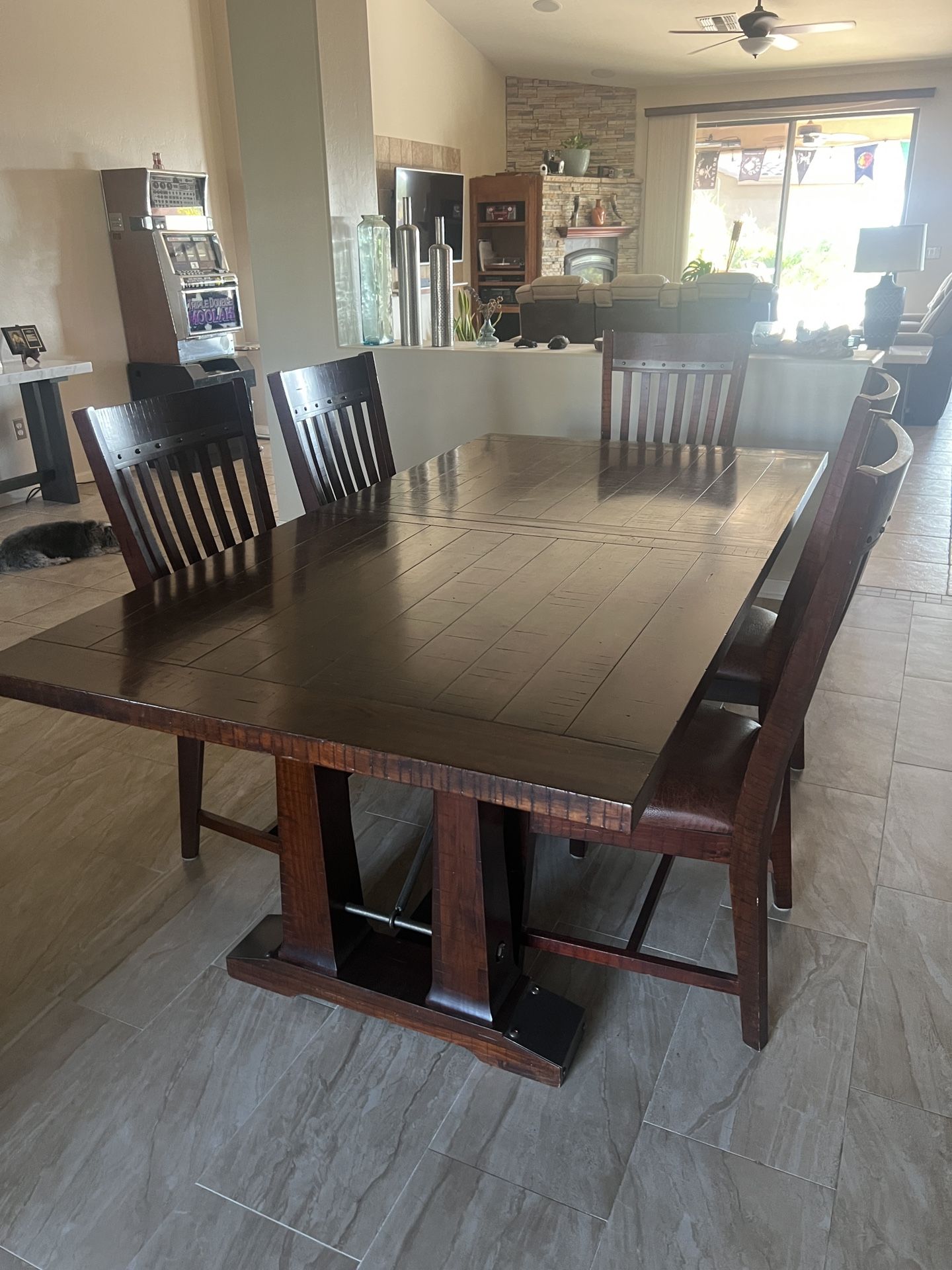 Dinning Room Table 