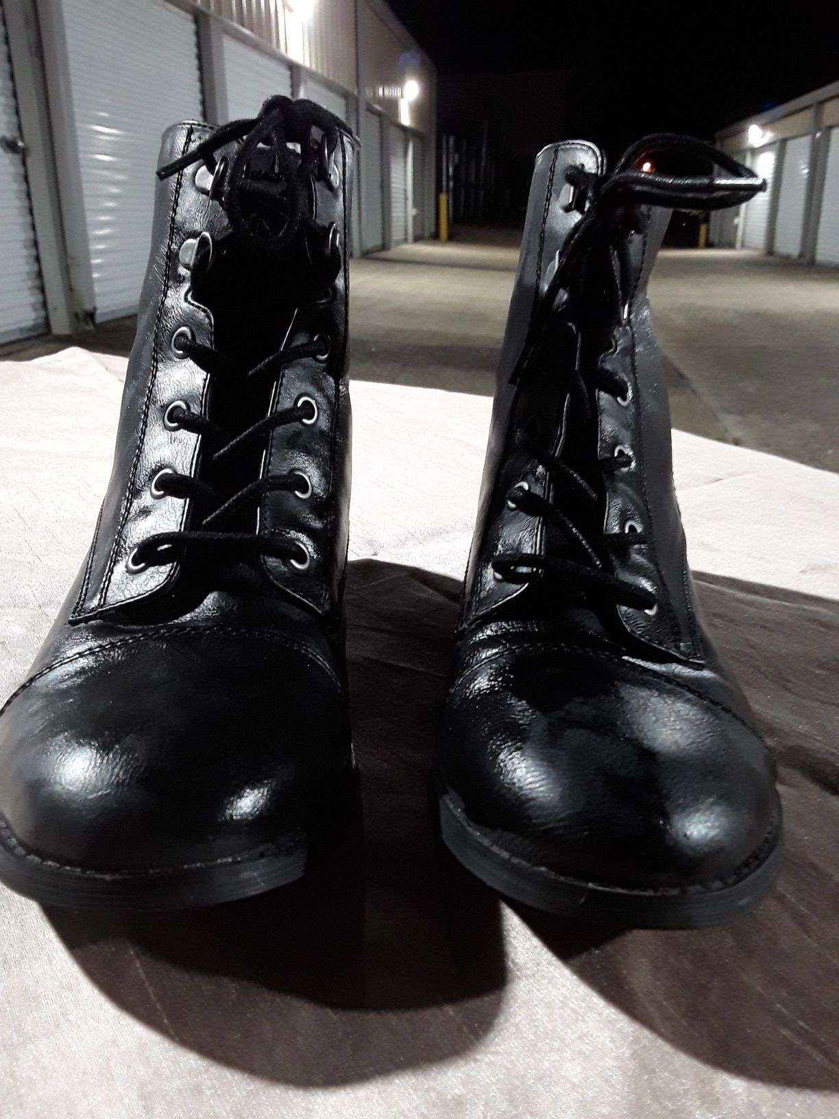 Nice pair of Guess boots, women's size 9
