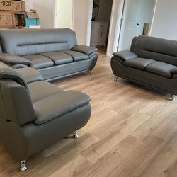 Brand New 3pc Sofa, loveseat and chair $750!!! 2pc Sofa and loveseat $650! Cash On Delivery!!