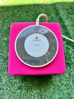 Toniebox 1 Kids Audio Player + Tonies Figure