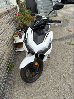 150cc moped