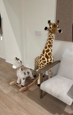 Giraffe nursery and rocker