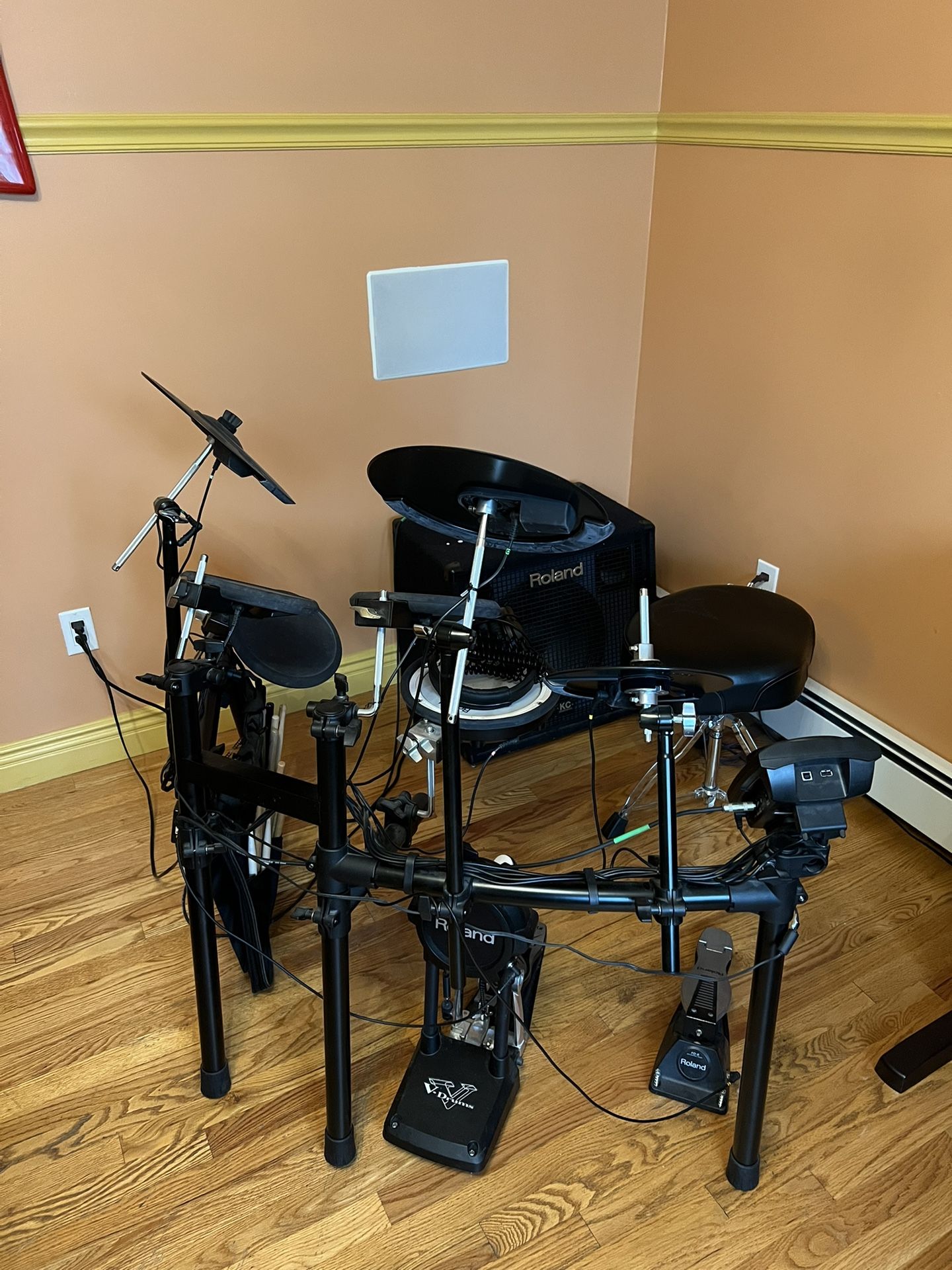 Roland Drum Set With Roland Speaker