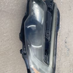2017 Honda Ridgeline Headlight Assembly, Left And Right. 