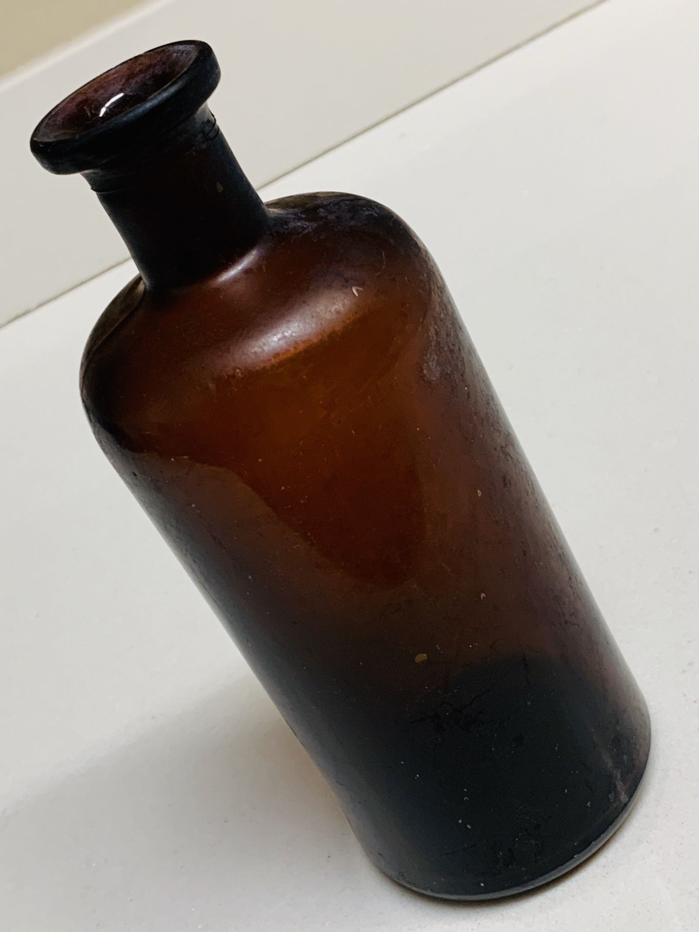 Antique D & C 203 Apothecary Medicine Glass Bottle Jar Pharmacy 2 7/8”Dx7 3/8”T