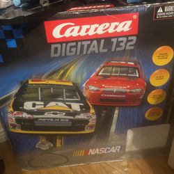 NASCAR Digital 132 Racing Tracks 1:24 Car 1:32