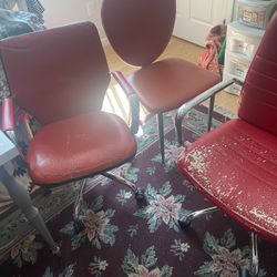 Tabke Abd Chairs Strong Hardly Used