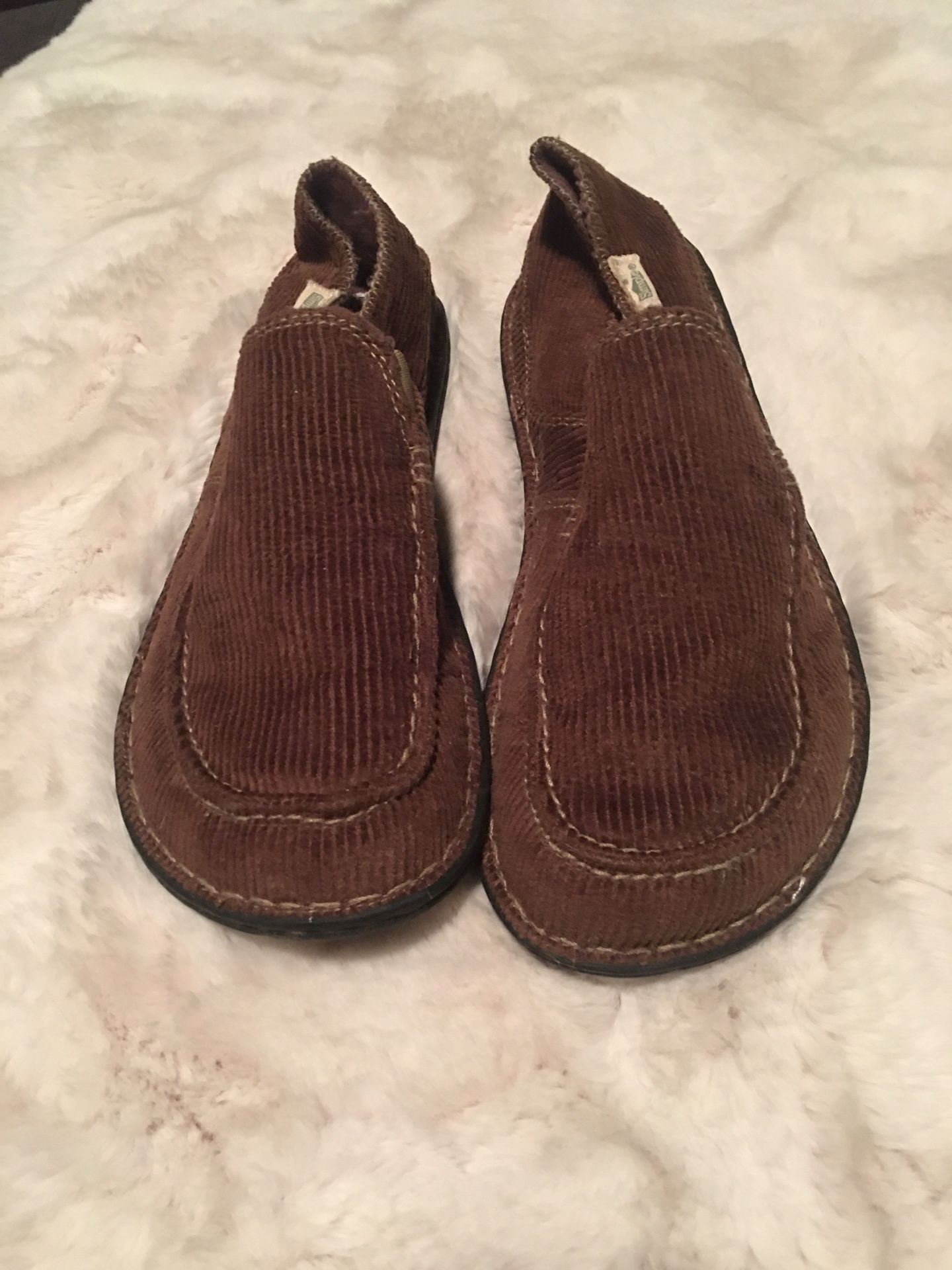 Simple green toe brown cord