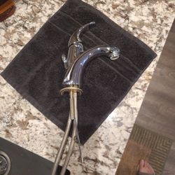 Price Pfister Parisa