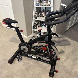 LIKE NEW Schwinn IC3 Indoor Bike