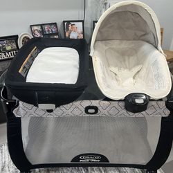 Graco Pack N Play Play Pen Bassinet And Changing Table