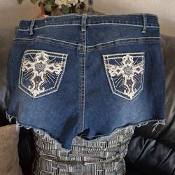 Nice Short For Women Size 20