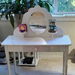 Children's Vanity Or Desk By Kidkraft 