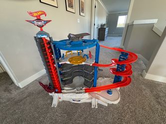 Hot Wheels Super Ultimate Garage Playset