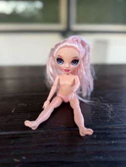 Rainbow High Bella Parker Doll