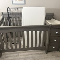 Dream On Me Jayden Crib, Changing Table And Mattress 